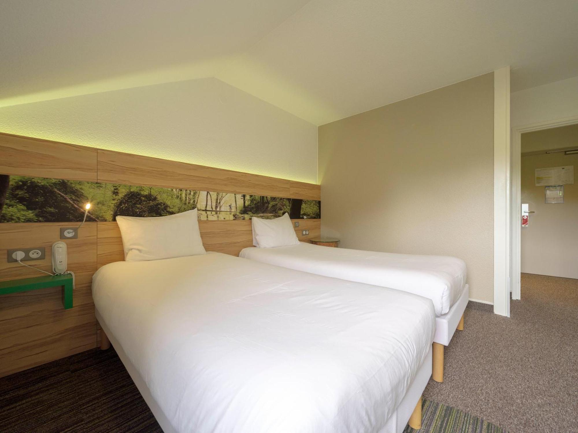 Отель Ibis Styles Саарбург Экстерьер фото