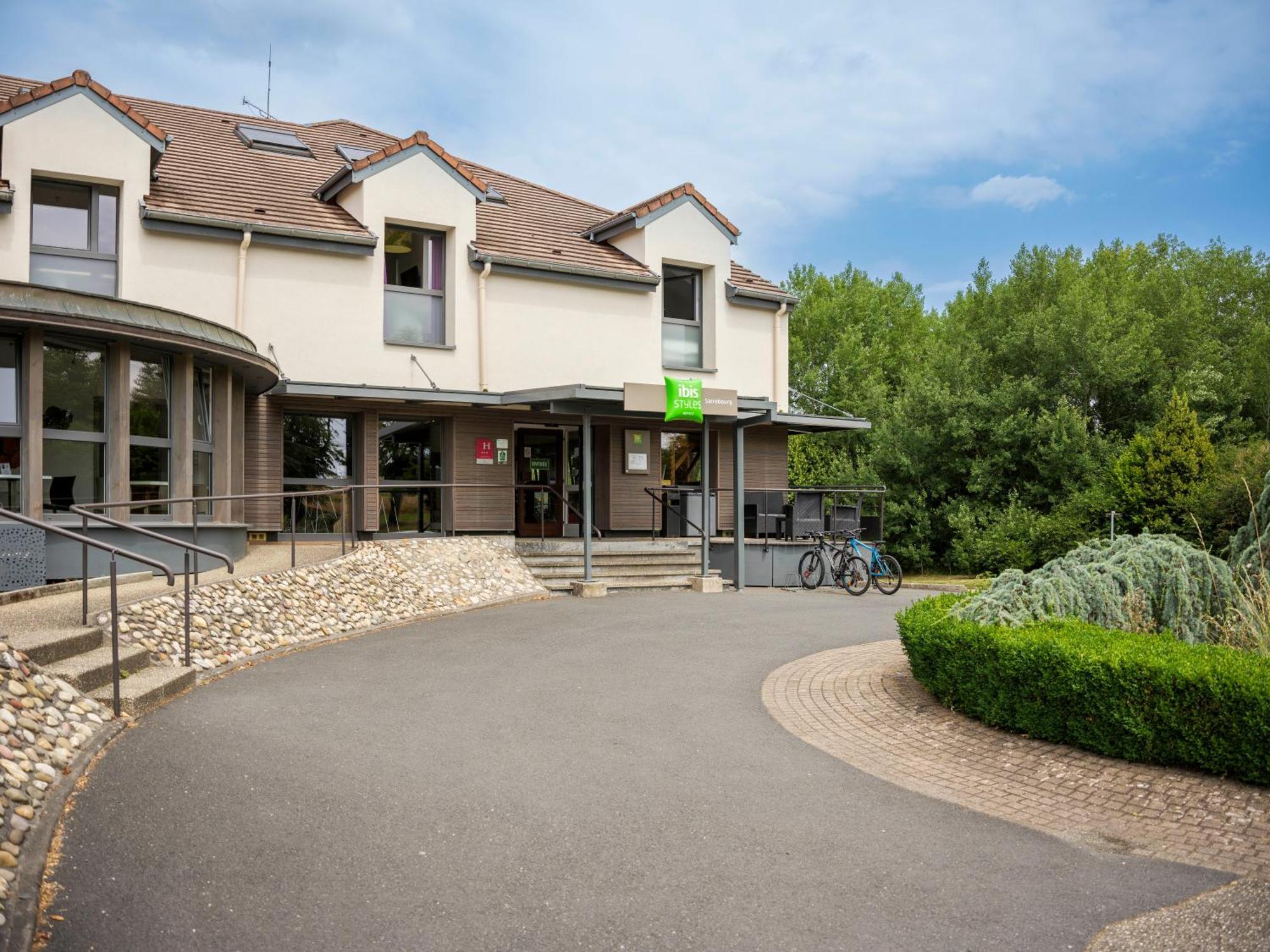 Отель Ibis Styles Саарбург Экстерьер фото